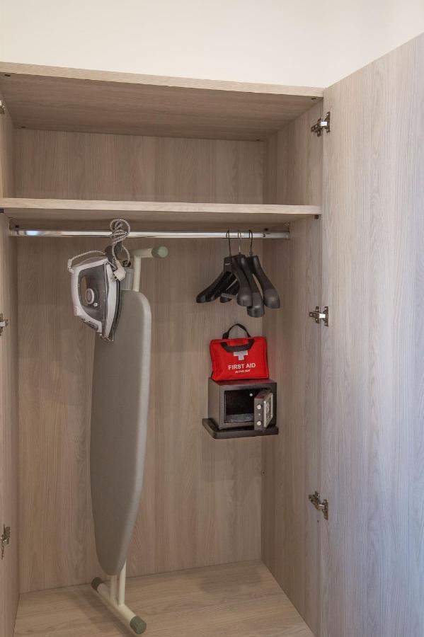 La Preziosa Apartment Duomo Наполи Екстериор снимка