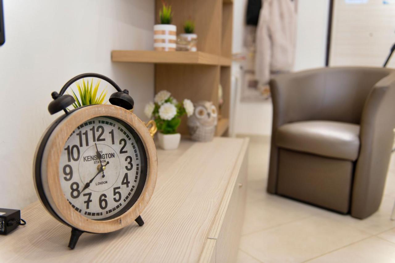 La Preziosa Apartment Duomo Наполи Екстериор снимка