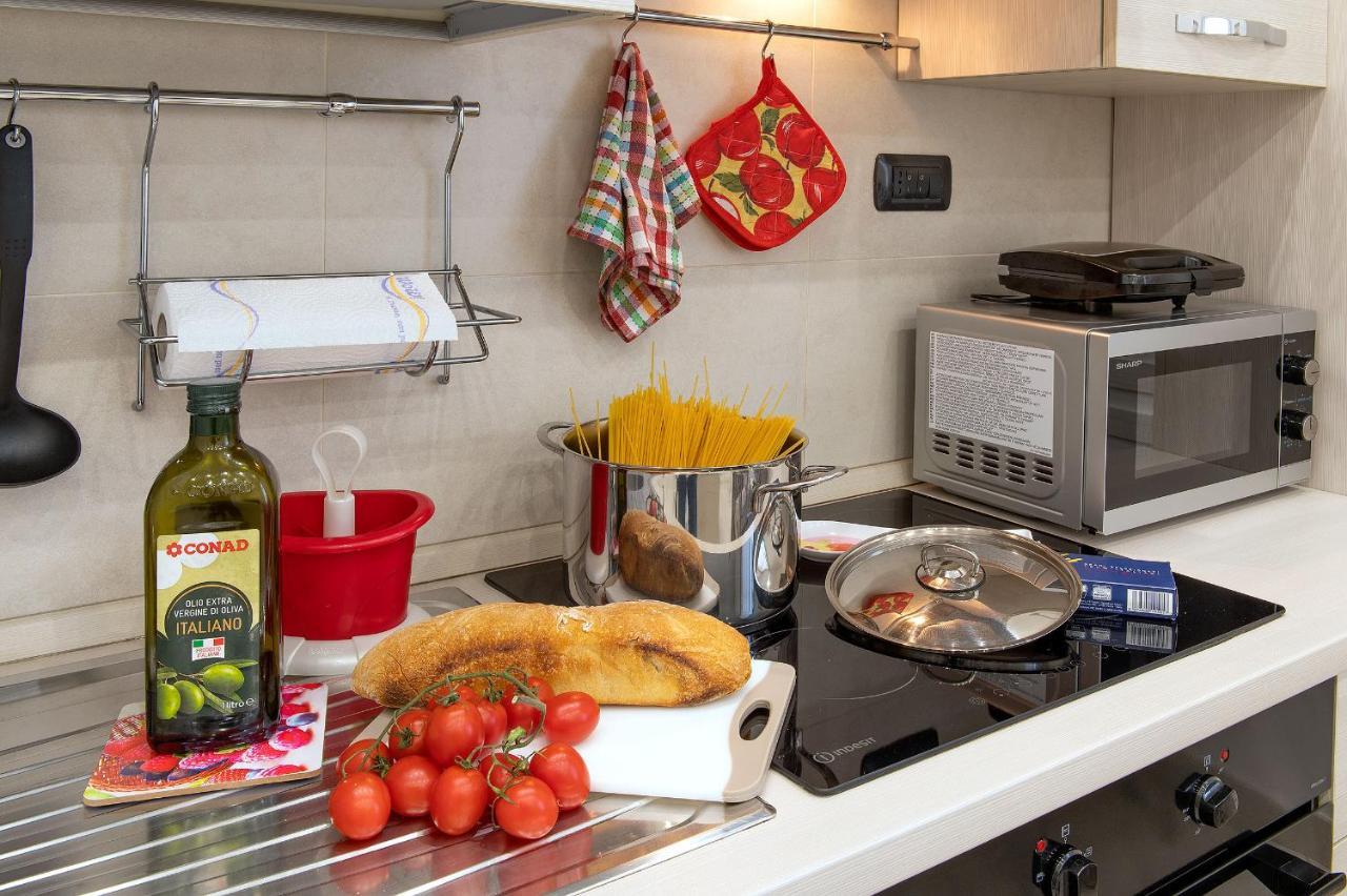 La Preziosa Apartment Duomo Наполи Екстериор снимка